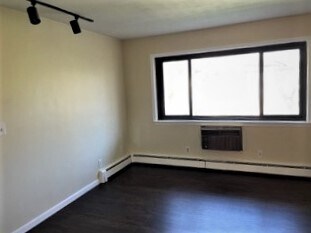 Living Room - 401 US Highway 22