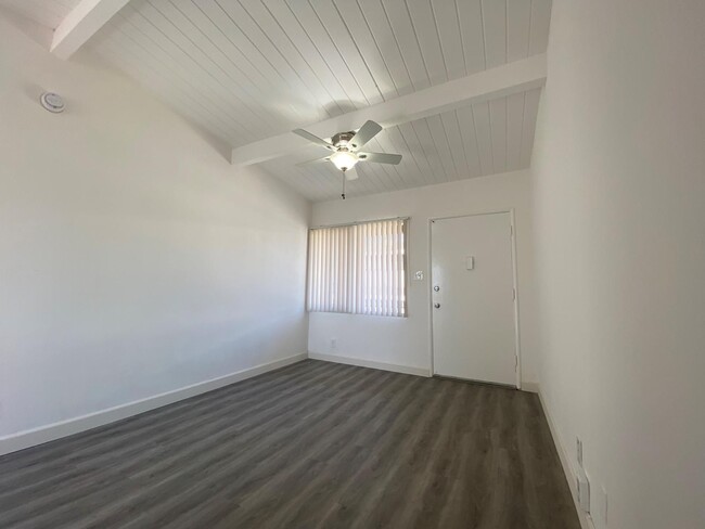 Interior Photo - 11877 Grevillea Avenue,