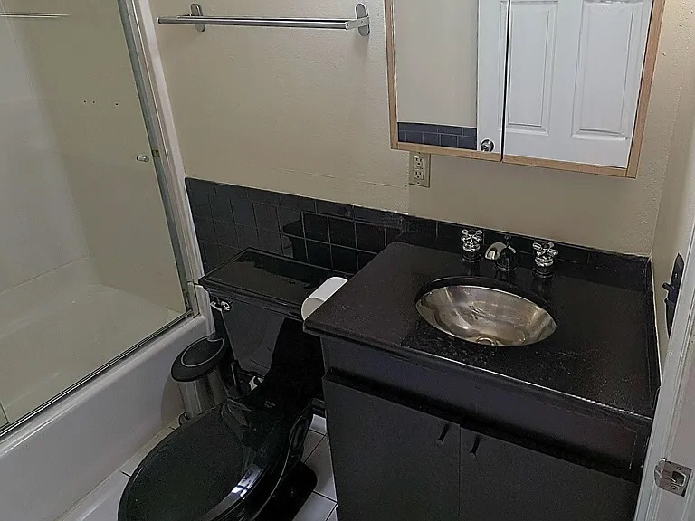 Building Photo - 1025 Brookhurst Dr