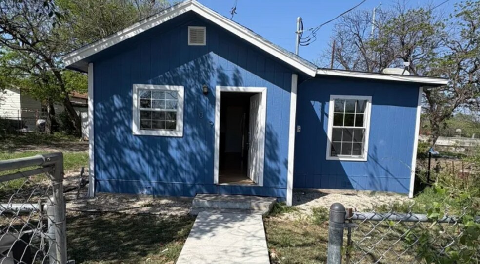 Primary Photo - Room in House on Rounds St