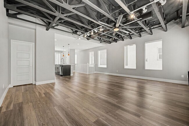 Building Photo - Modern Loft-Style Home Minutes from the Strip