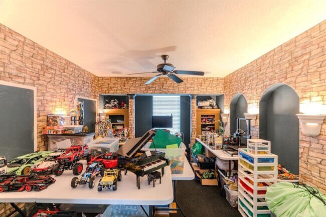 Building Photo - 8303 Hayden Cove Dr