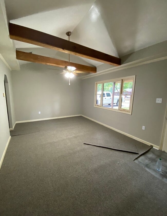 Building Photo - 7854 Captain- 2 Bdrm 1 Bath