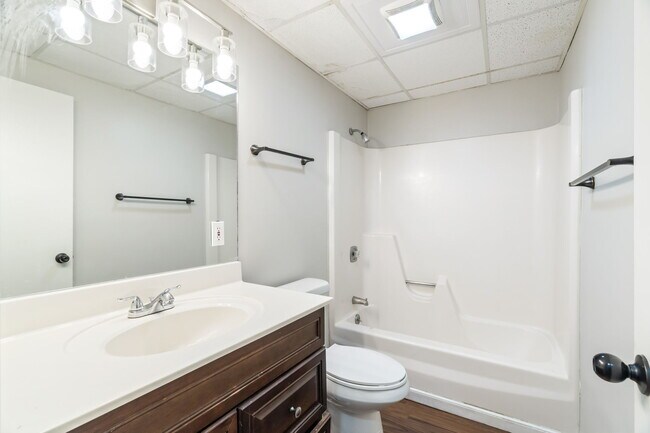Building Photo - 2751 Jersey Ave