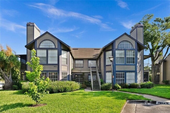 Primary Photo - 966 Helmsley Ct