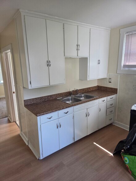 Building Photo - 343 Whiley Ave