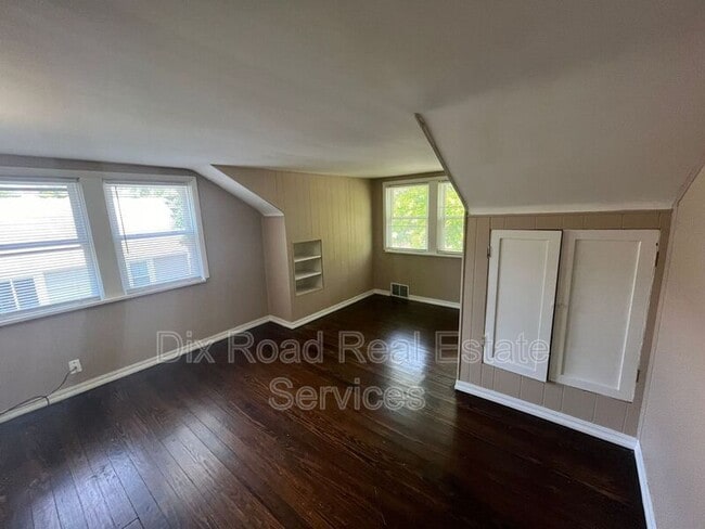 Building Photo - 412 Burton Rd