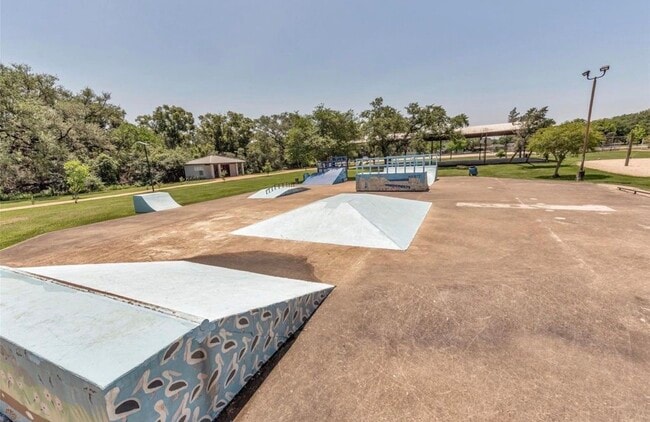 Building Photo - 1808 Dolphin Dr