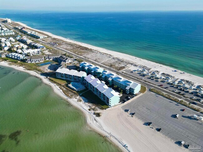 Building Photo - 1390 Fort Pickens Rd