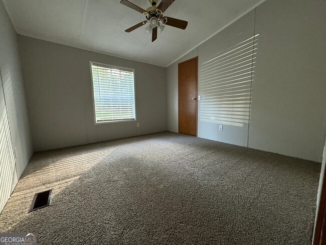 Building Photo - Rent Reduced!