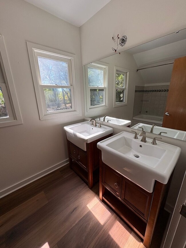 Building Photo - One-of-a-kind Home on 2.2 Acres – $1,700/m...