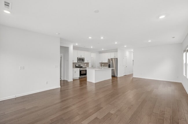 Building Photo - 4909 Russell David Dr