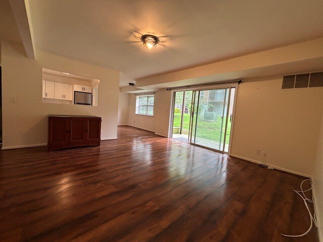 Building Photo - 222 Timber Trl