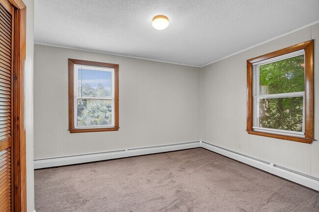 Building Photo - 87 Graniteville Rd