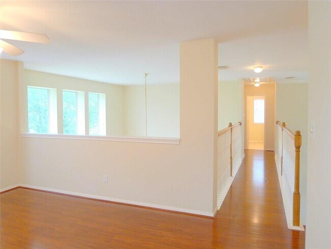 Building Photo - 22610 Cascade Springs Dr
