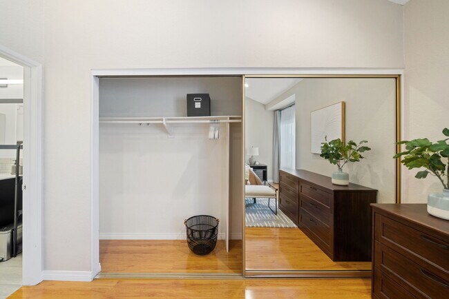 Building Photo - 12841 Forest Dr