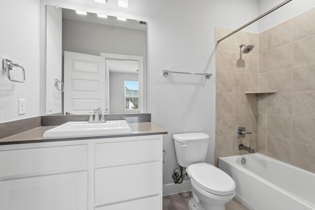 Building Photo - 15822 Pilot Knob Dr