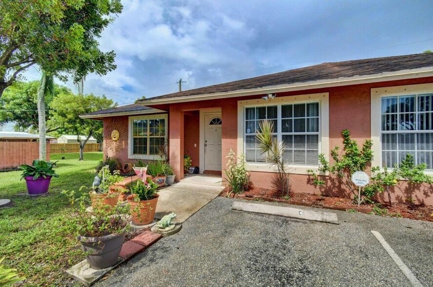 Building Photo - 4870 Purdy Ln