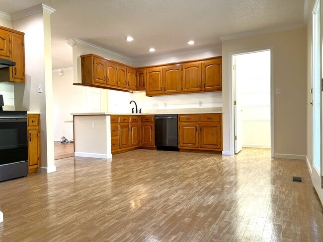 Building Photo - Maryville 37804 - 3 bedroom 2.5 bath - call Adam Sharp 865-254-0980
