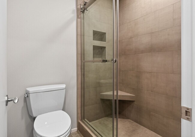 Building Photo - Beautiful Remodeled 2-Bedroom Single-Story Condo