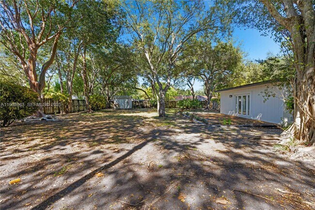 Building Photo - 16412 SW 74 CT