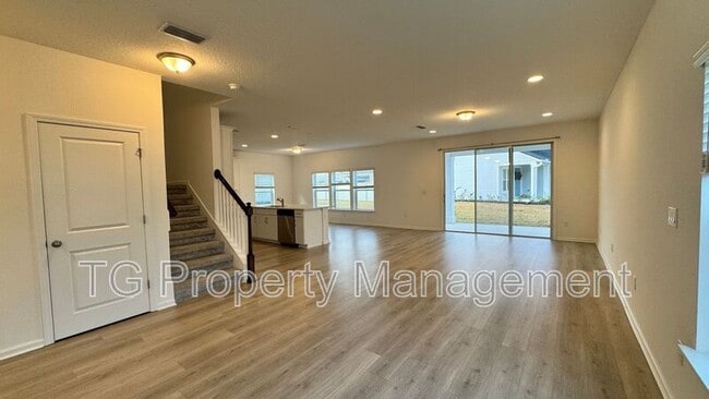 Building Photo - 117 Crew Ct