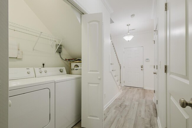 Building Photo - 1698 Low Country Pl