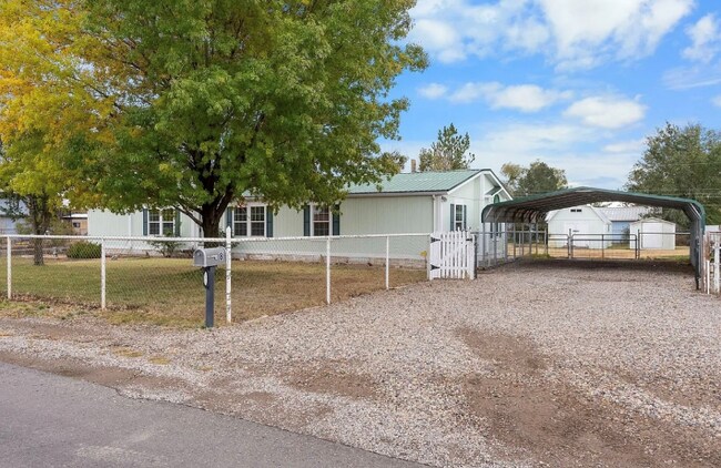 Building Photo - 8 Phillips Dr