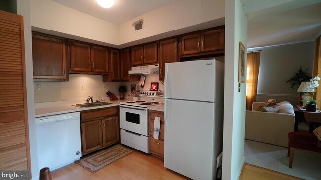 Building Photo - 1107 N Pitt St