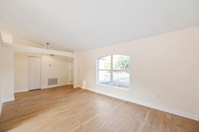Building Photo - 320 Wisteria Ave NW