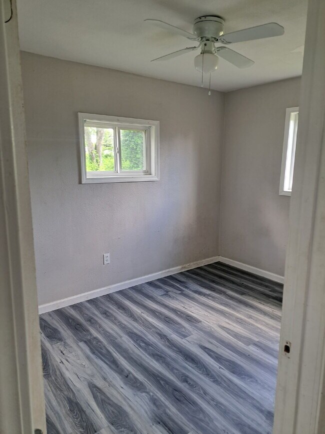 Building Photo - "3-Bedroom Retreat in Cahokia Heights – Co...