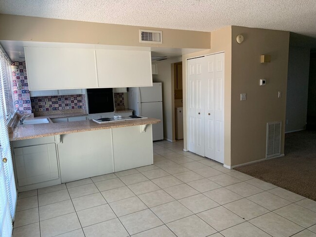 Building Photo - LAST MONTH'S RENT FREE-- Wonderful 3 bedro...