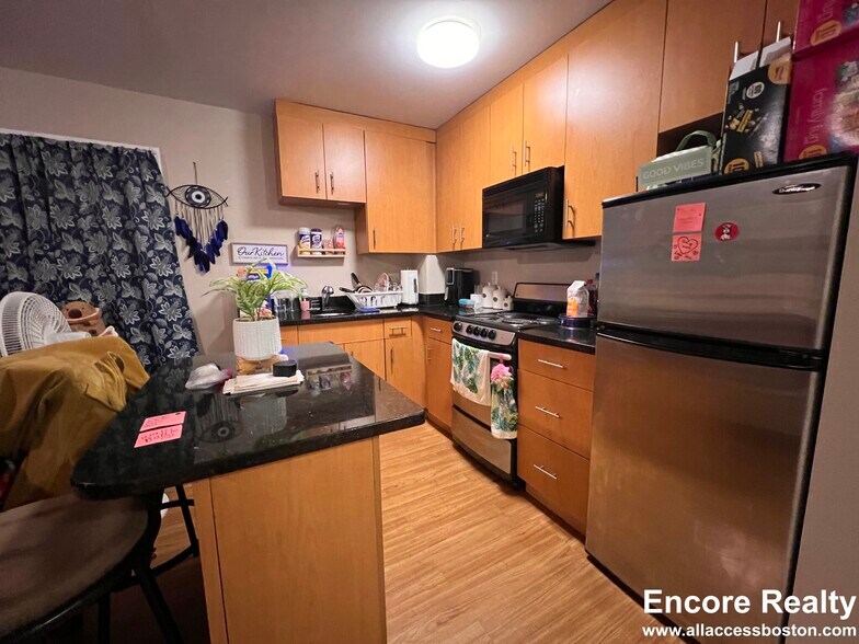 Primary Photo - 461 Park Dr