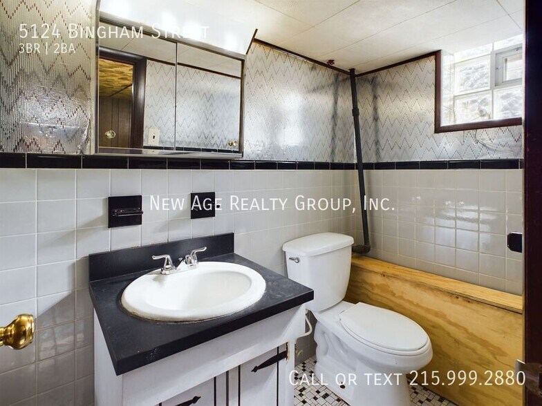 Building Photo - 5124 Bingham St
