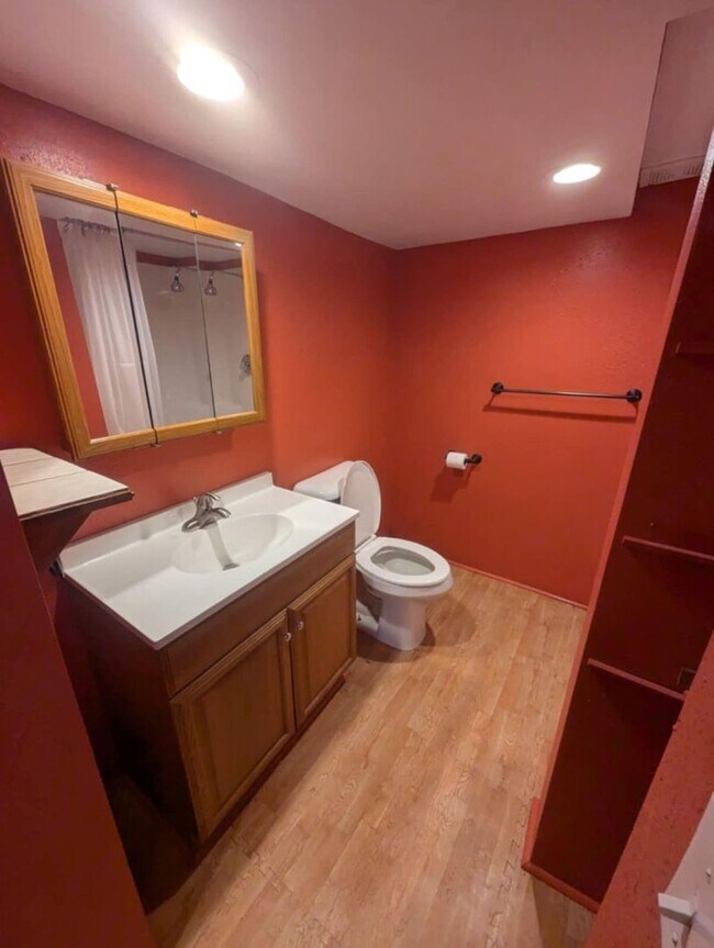 Building Photo - CS-129 W Main Street