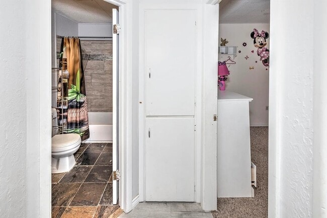 Building Photo - 606 N I St