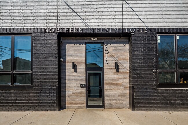 Building Photo - 2017 N Front St