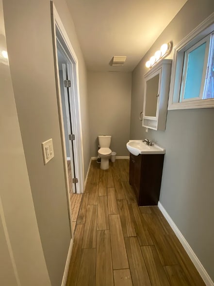 Building Photo - 1610-12 Dahlia Ave