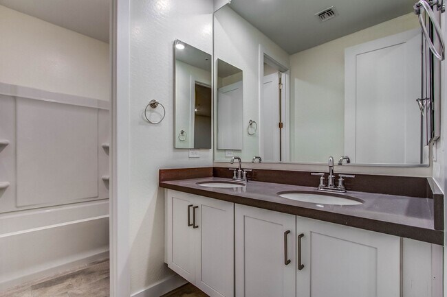 Building Photo - 3855 S McQueen Rd