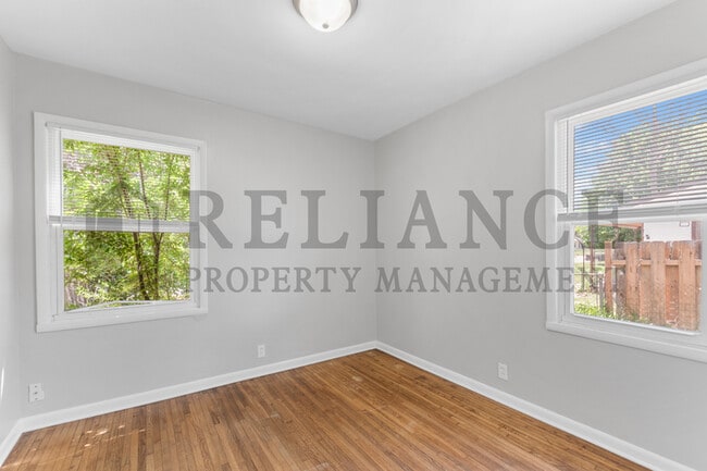 Building Photo - 1817 Catherine St