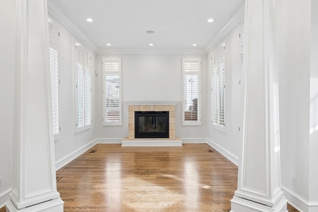 Building Photo - 400 Clayton St