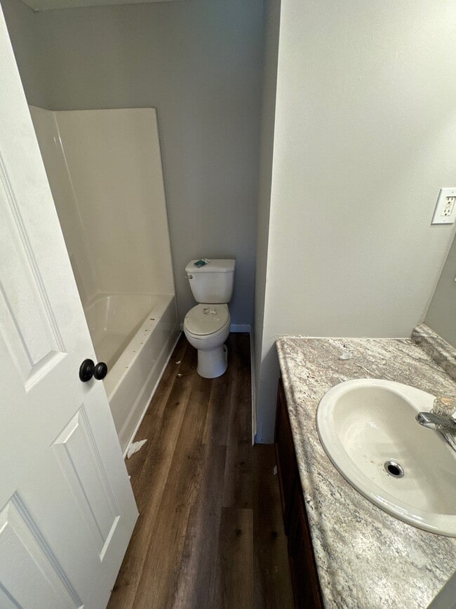 Building Photo - 2 N Monroe Ave