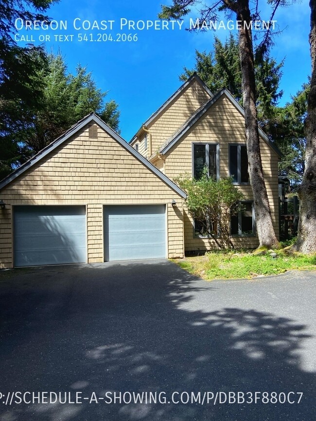 Building Photo - Little Whale Cove House!