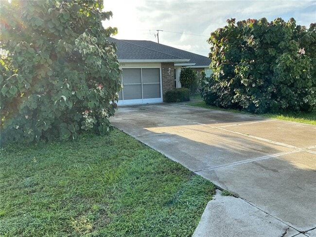 Building Photo - 2700 S Biscayne Dr