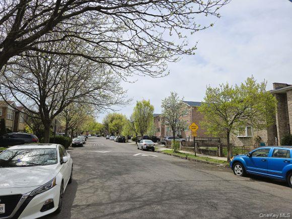 Building Photo - 2444 Lodovick Ave