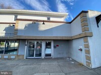 Building Photo - 13 NE Blvd