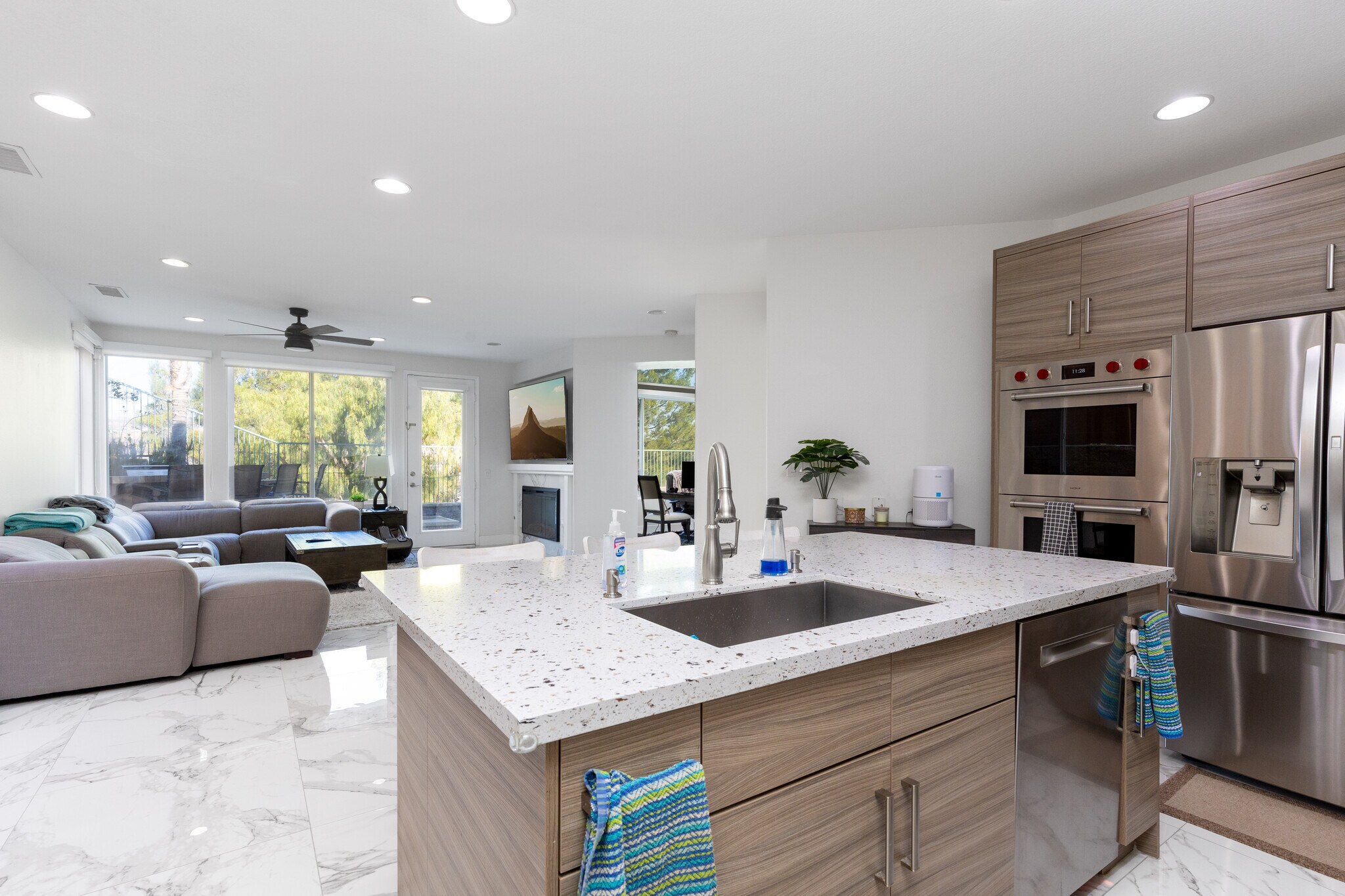 Building Photo - 8755 E Garden View Dr