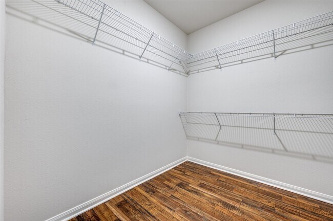 Building Photo - 3015 Watercrest Dr