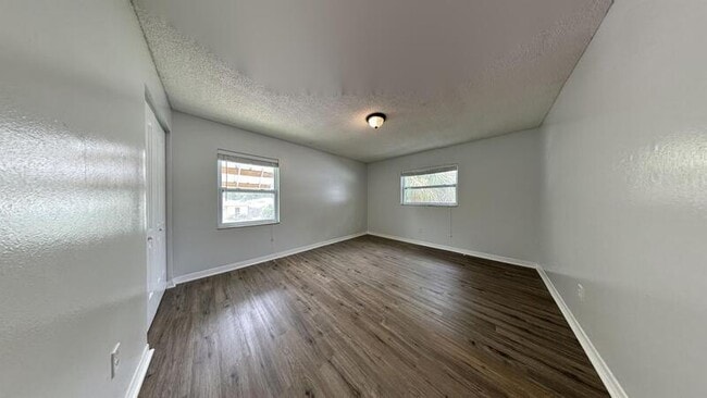 Building Photo - 6420 S Adelia Ave