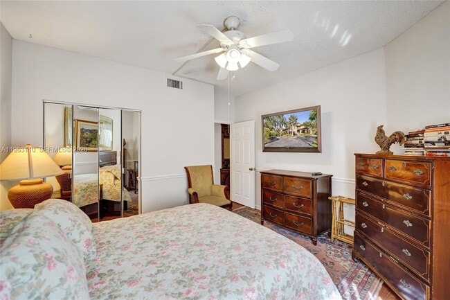 Building Photo - 1025 NW 105th Way